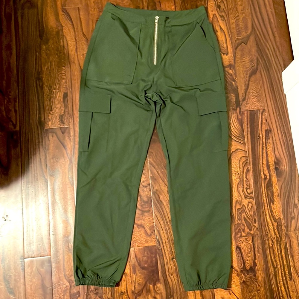 Green cargo pants